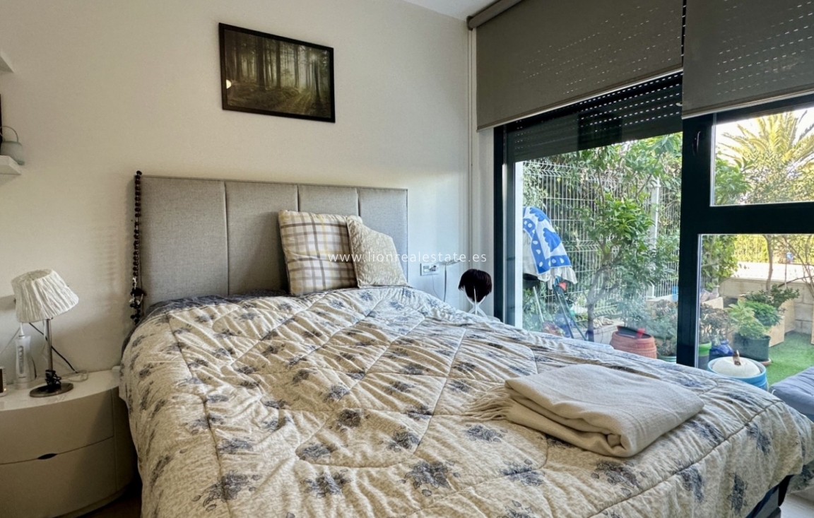 Resale - Apartment / flat - Orihuela Costa - Punta Prima