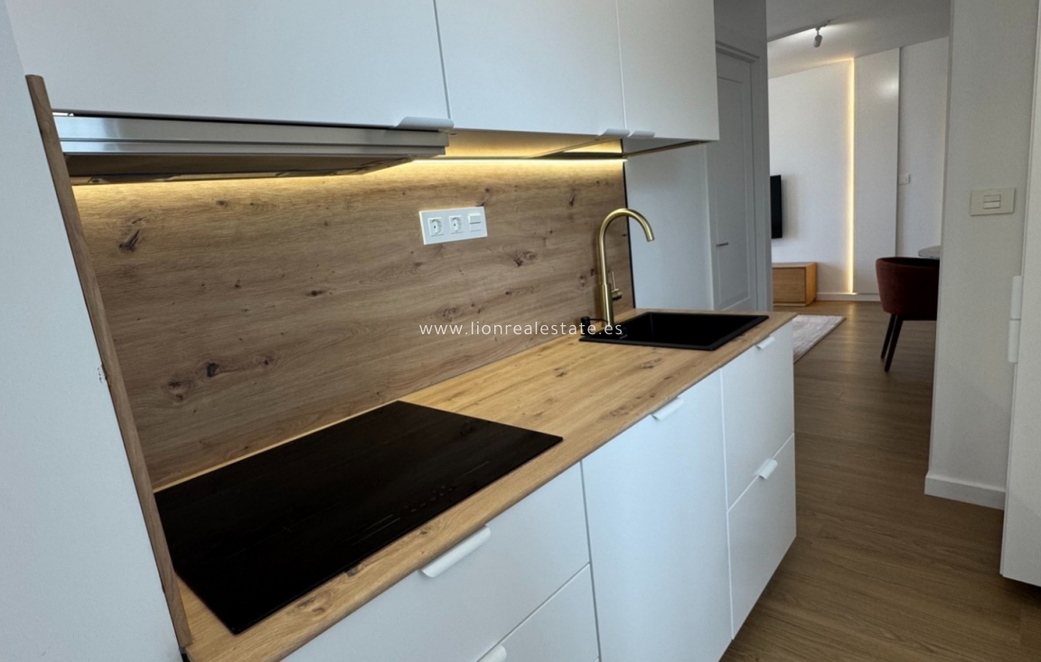 Resale - Apartment / flat - Orihuela Costa - Punta Prima