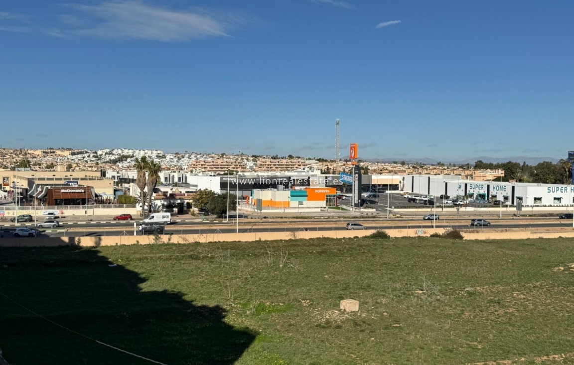 Resale - Apartment / flat - Orihuela Costa - Punta Prima