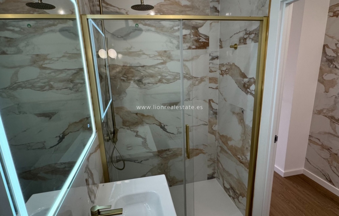 Resale - Apartment / flat - Orihuela Costa - Punta Prima