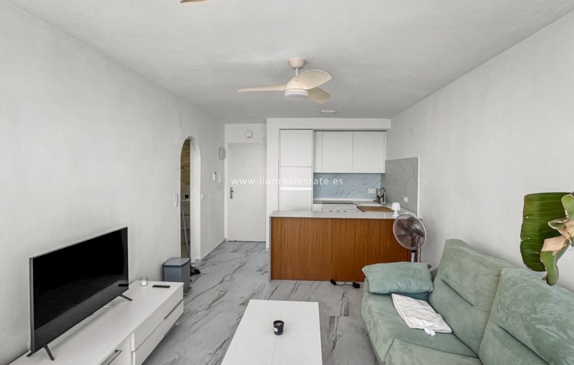 Resale - Apartment / flat - Orihuela Costa - Punta Prima