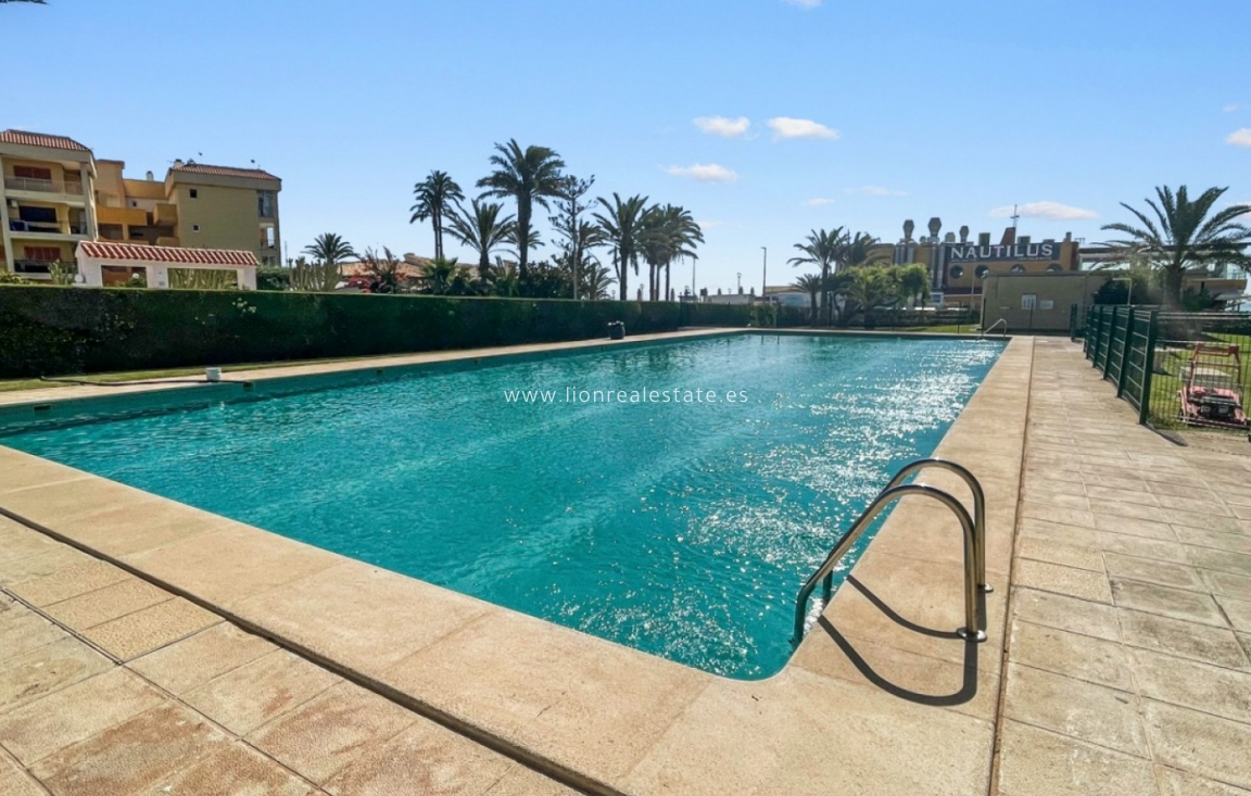 Resale - Apartment / flat - Orihuela Costa - Punta Prima