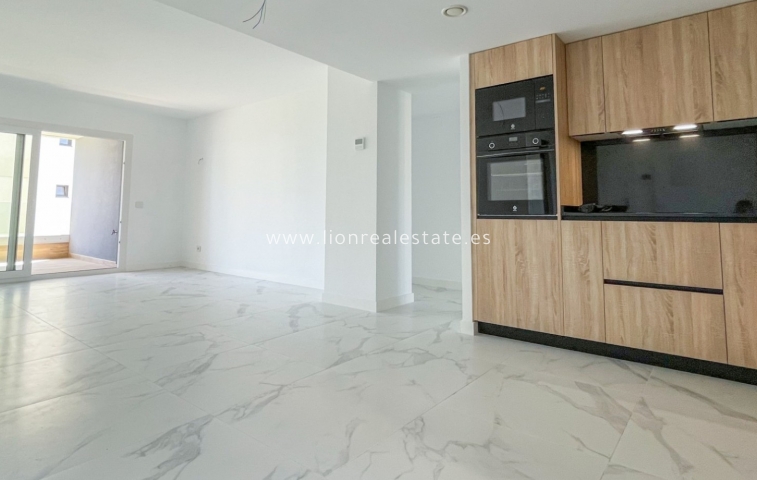 Resale - Apartment / flat - Orihuela Costa - Punta Prima