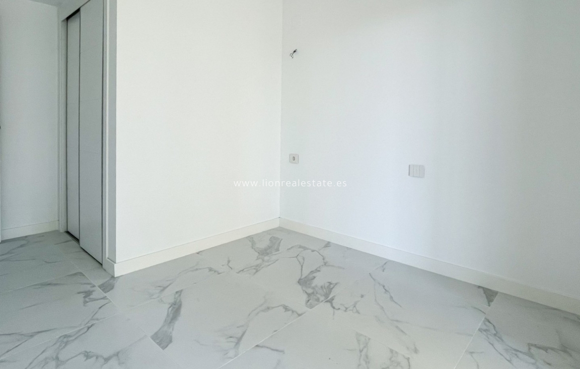 Resale - Apartment / flat - Orihuela Costa - Punta Prima