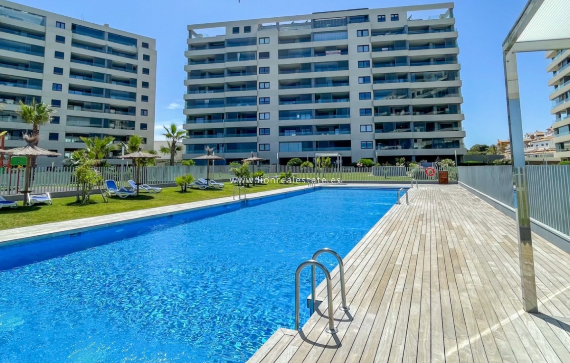 Resale - Apartment / flat - Orihuela Costa - Punta Prima