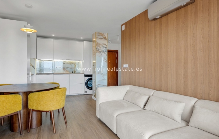 Resale - Apartment / flat - Orihuela Costa - Punta Prima