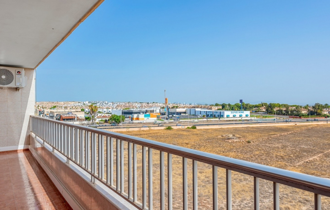Resale - Apartment / flat - Orihuela Costa - Punta Prima