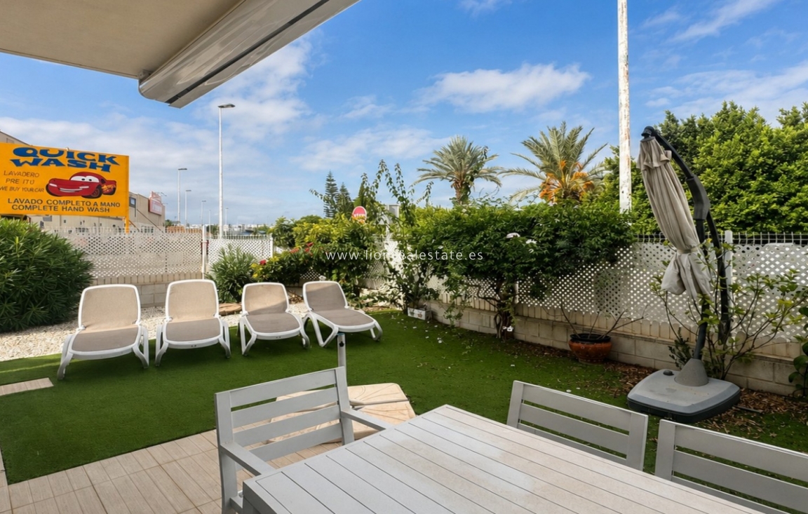 Resale - Apartment / flat - Orihuela Costa - Punta Prima