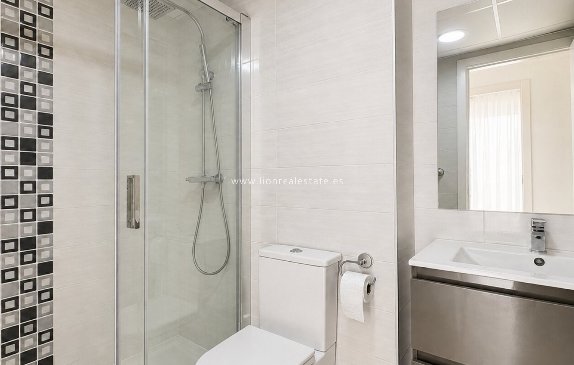 Resale - Apartment / flat - Orihuela Costa - Punta Prima