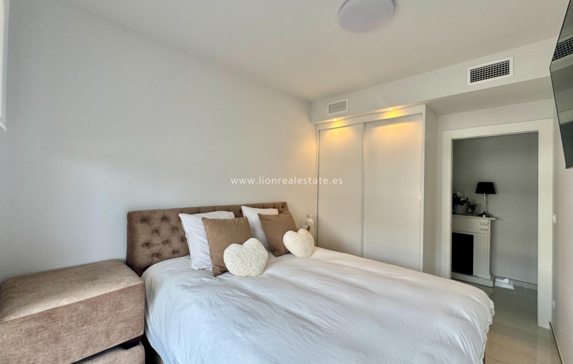 Resale - Apartment / flat - Orihuela Costa - Punta Prima