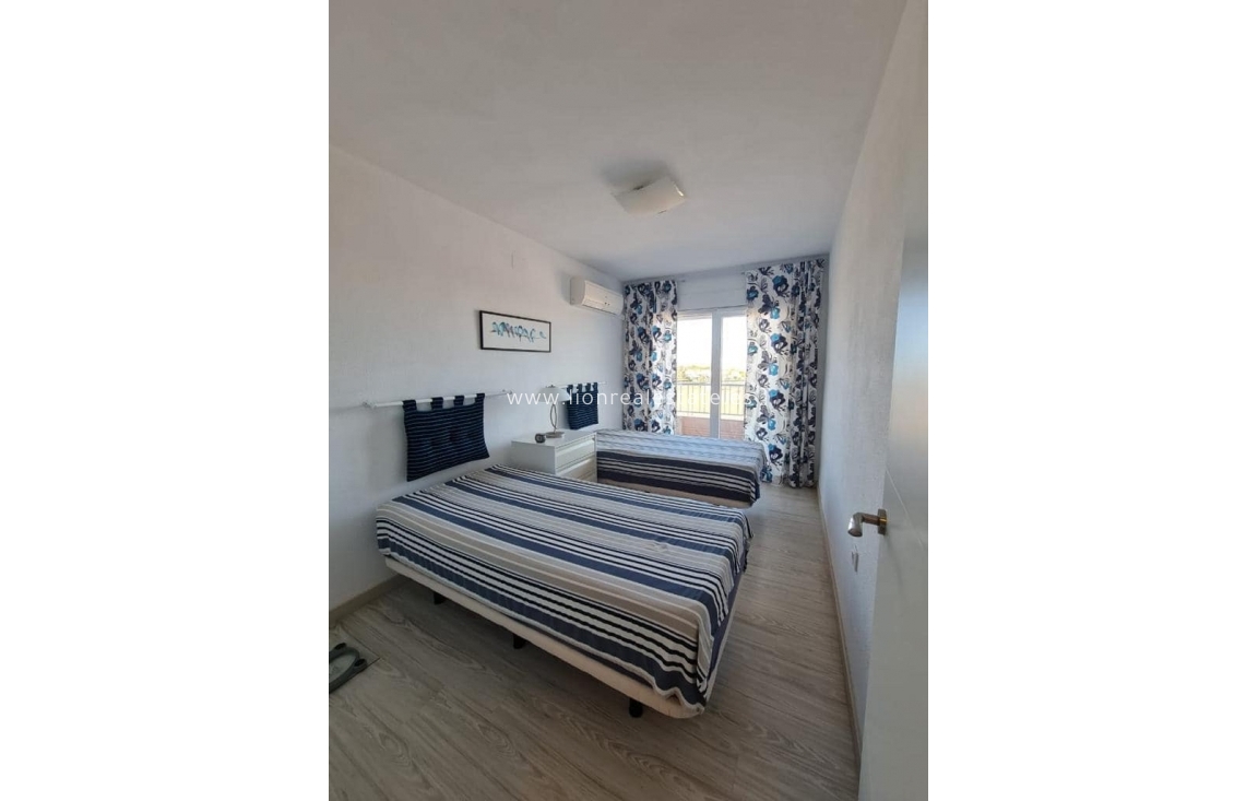 Resale - Apartment / flat - Orihuela Costa - Punta Prima