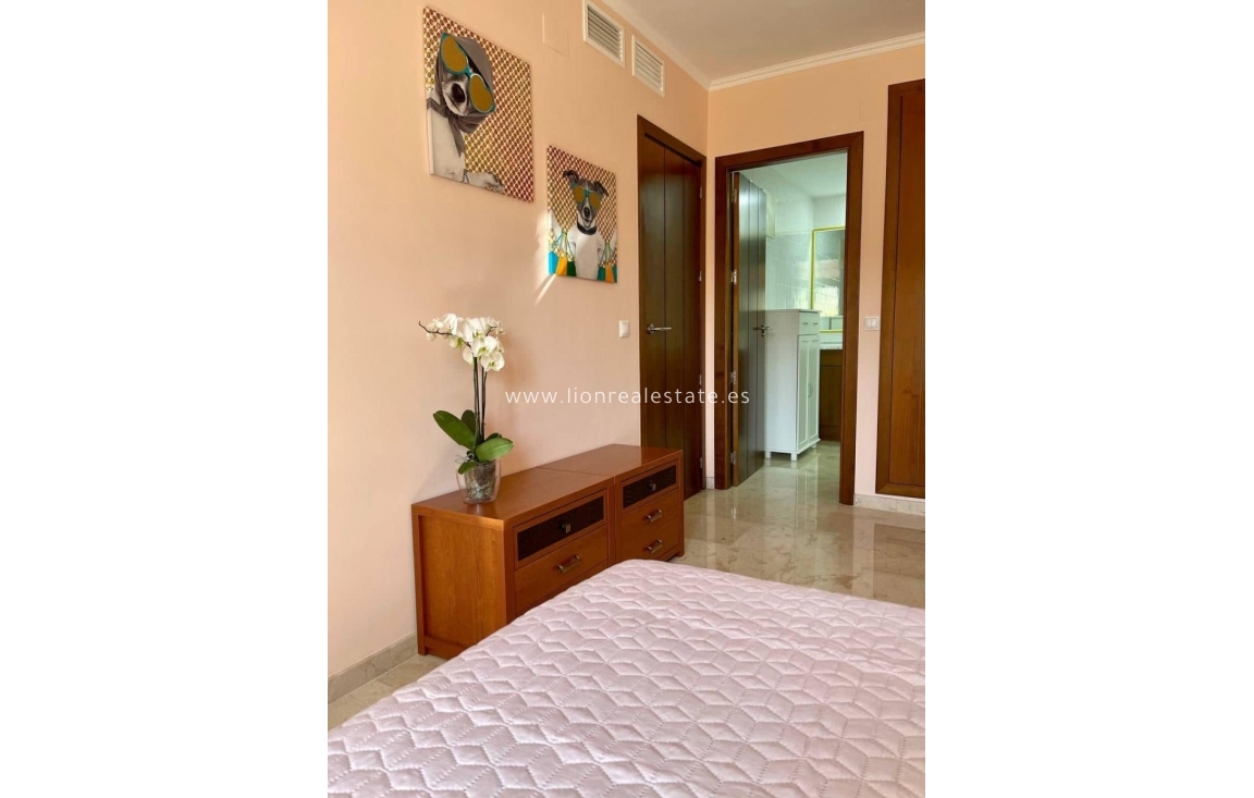 Resale - Apartment / flat - Orihuela Costa - Punta Prima