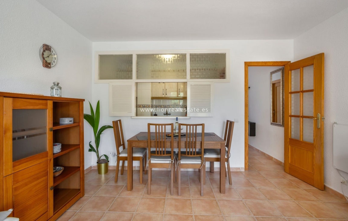 Resale - Apartment / flat - Orihuela Costa - Punta Prima