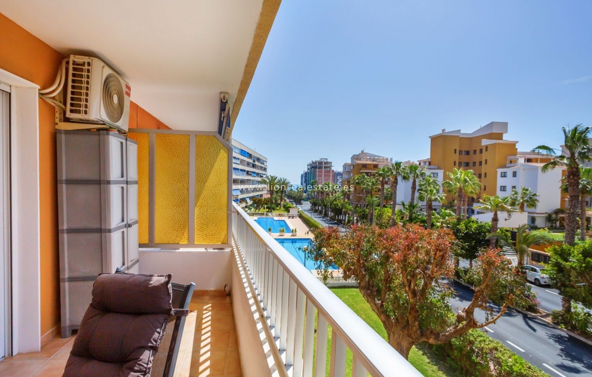 Resale - Apartment / flat - Orihuela Costa - Punta Prima