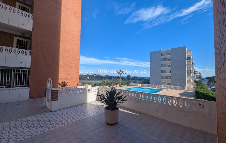 Resale - Apartment / flat - Orihuela Costa - Punta Prima