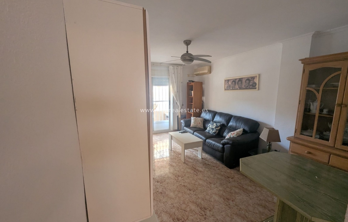 Resale - Apartment / flat - Orihuela Costa - Punta Prima