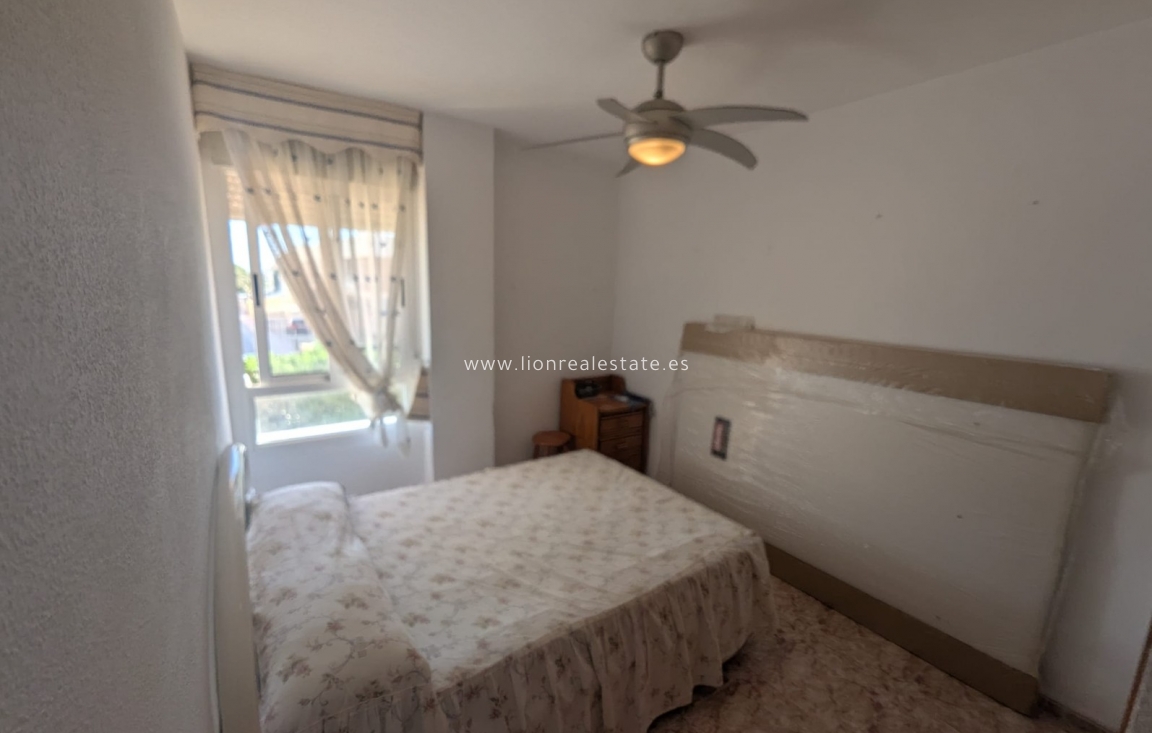 Resale - Apartment / flat - Orihuela Costa - Punta Prima