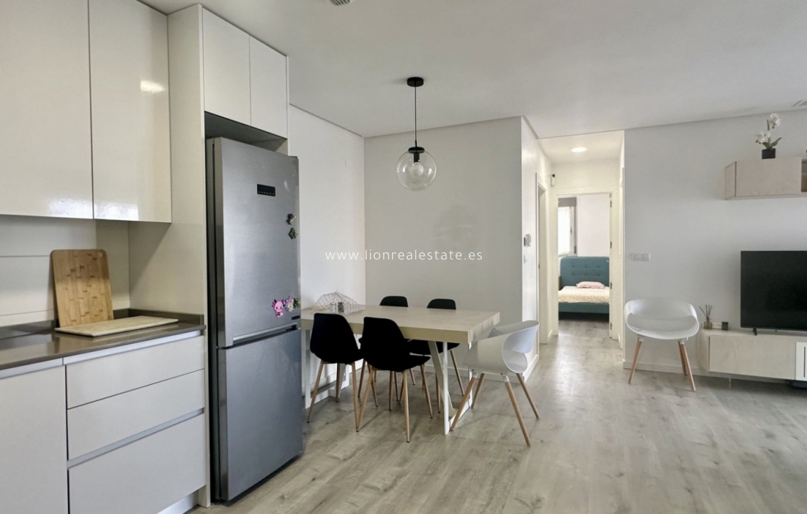 Resale - Apartment / flat - Orihuela Costa - Villamartín