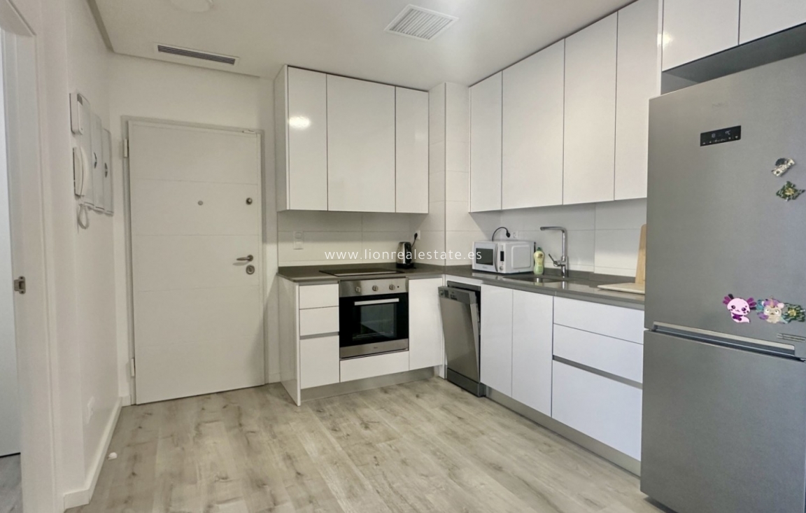 Resale - Apartment / flat - Orihuela Costa - Villamartín