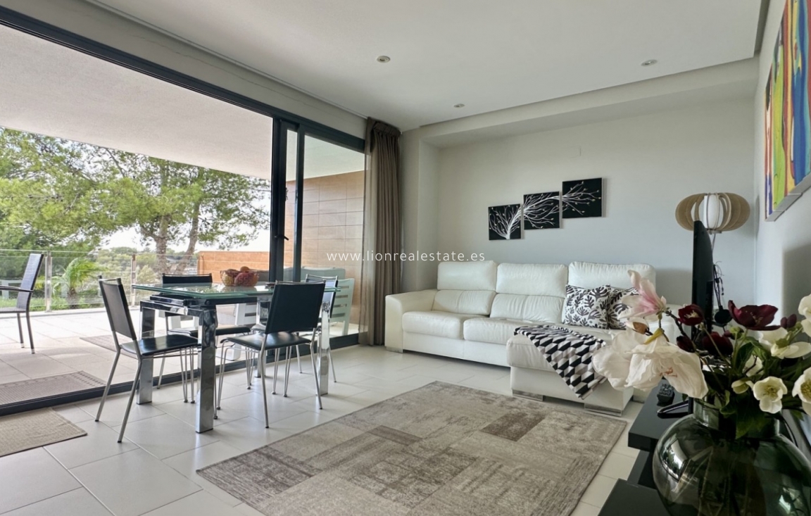 Resale - Apartment / flat - Orihuela Costa - Villamartín