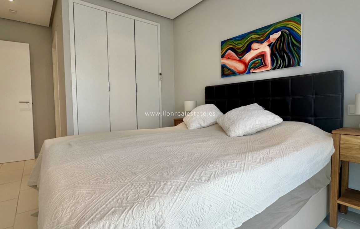 Resale - Apartment / flat - Orihuela Costa - Villamartín