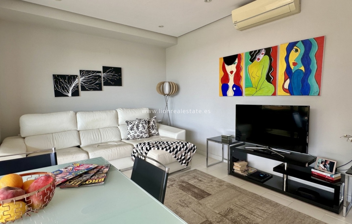 Resale - Apartment / flat - Orihuela Costa - Villamartín