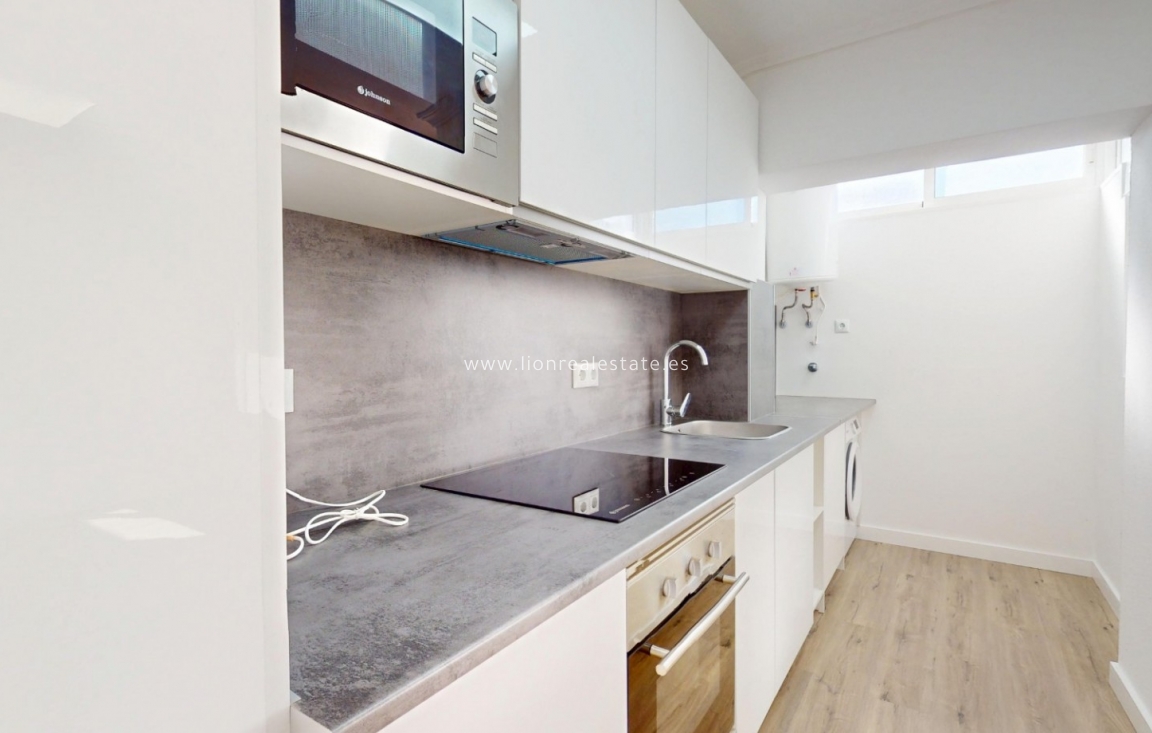 Resale - Apartment / flat - Orihuela Costa - Villamartín