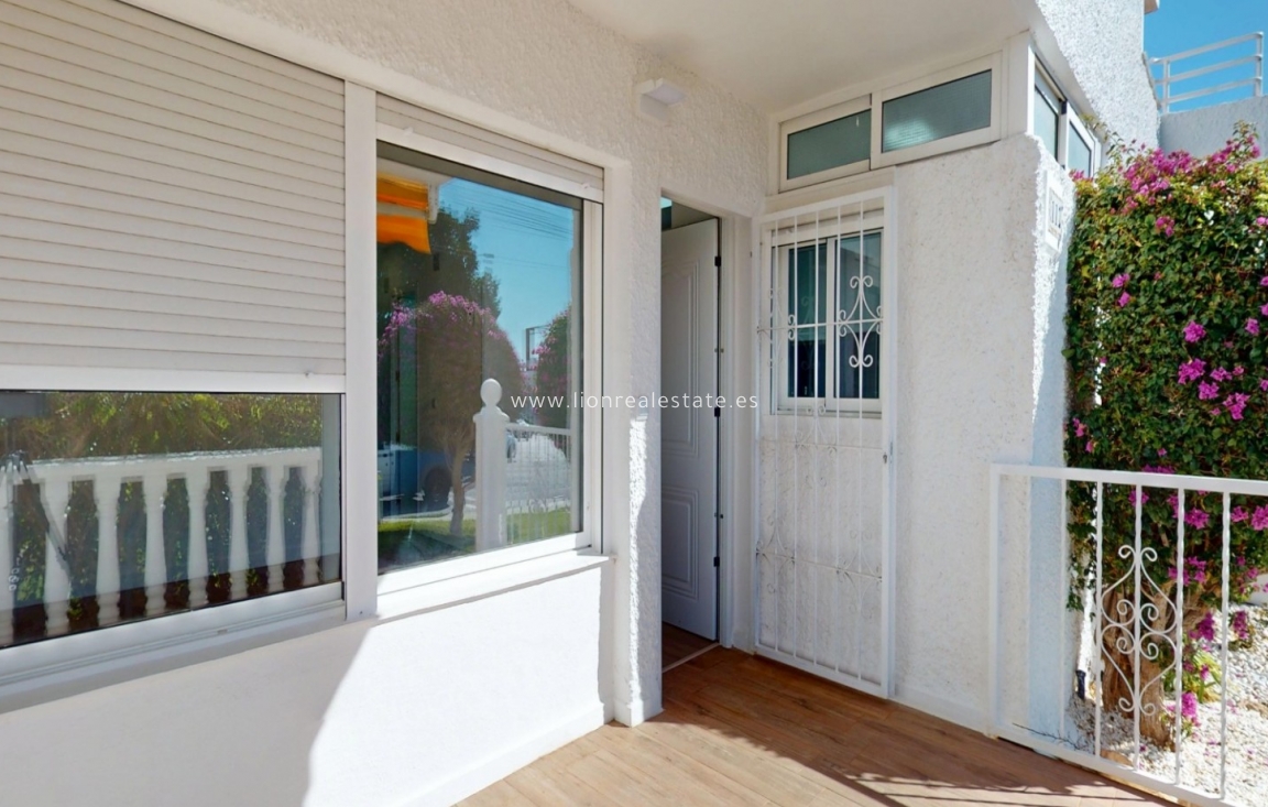 Resale - Apartment / flat - Orihuela Costa - Villamartín