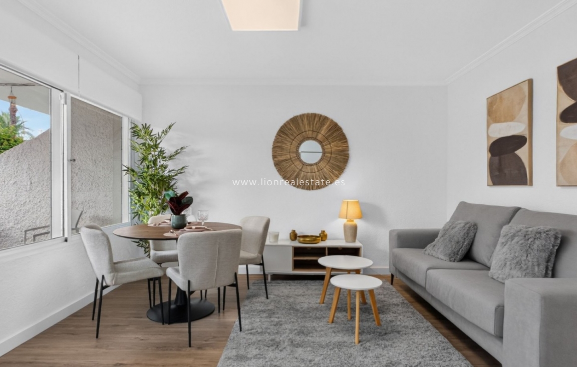 Resale - Apartment / flat - Orihuela Costa - Villamartín