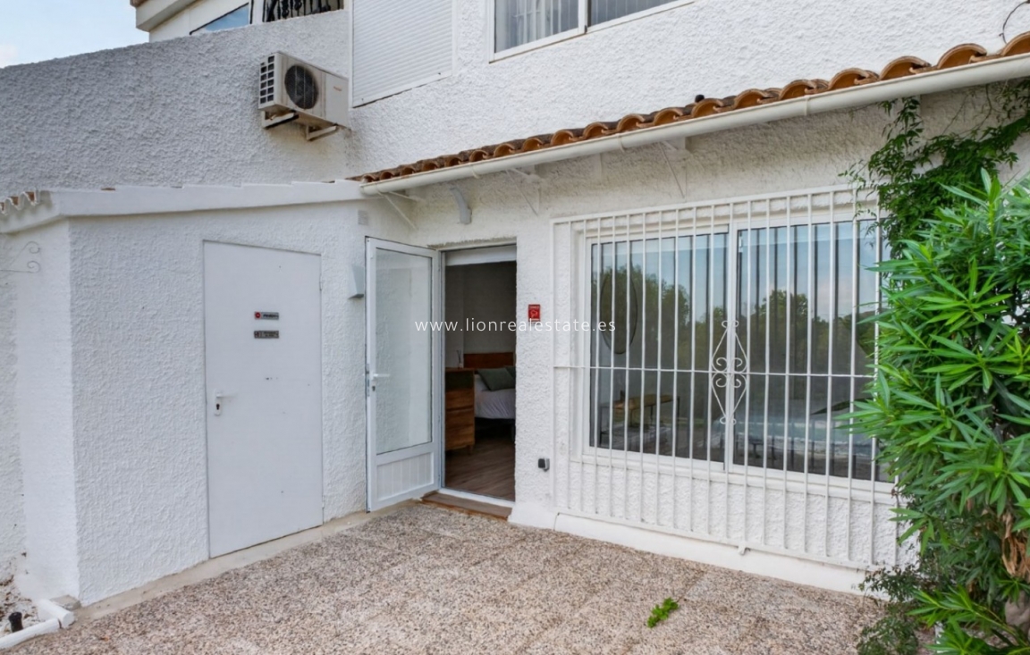 Resale - Apartment / flat - Orihuela Costa - Villamartín