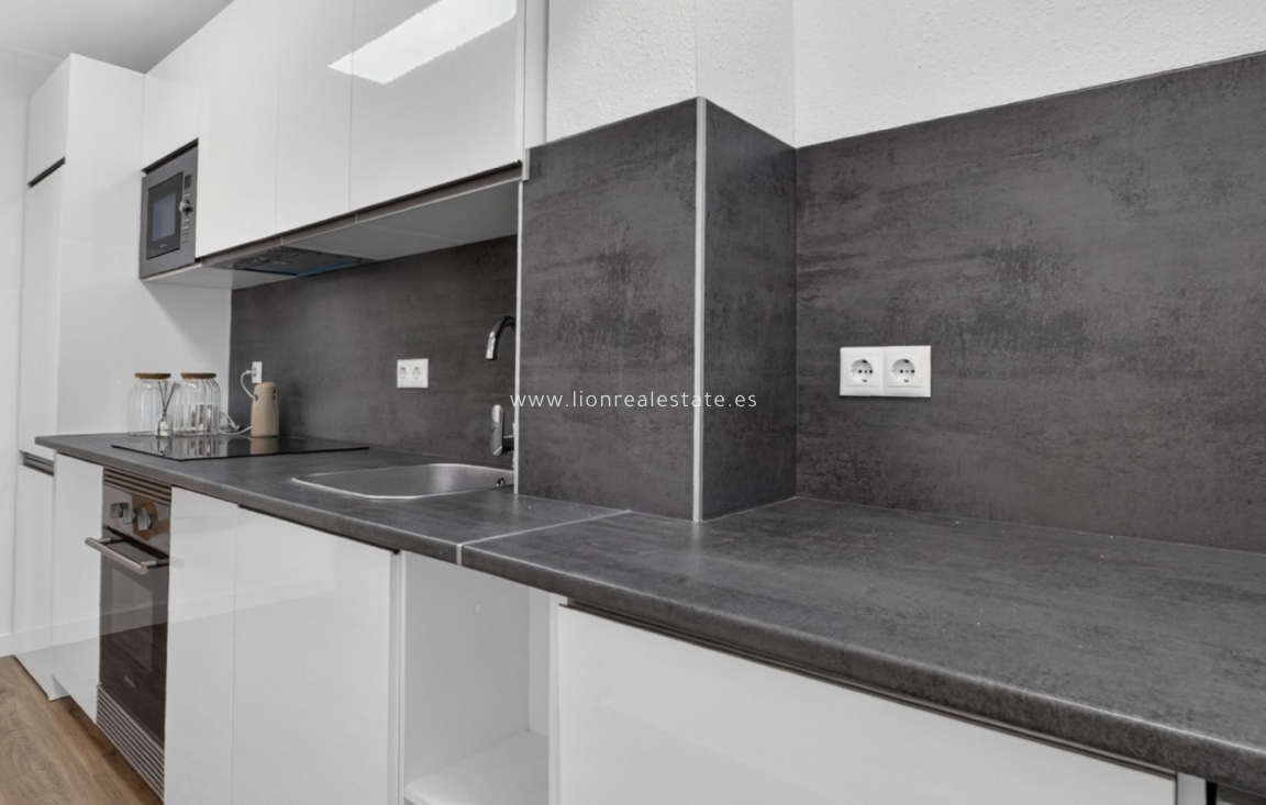 Resale - Apartment / flat - Orihuela Costa - Villamartín