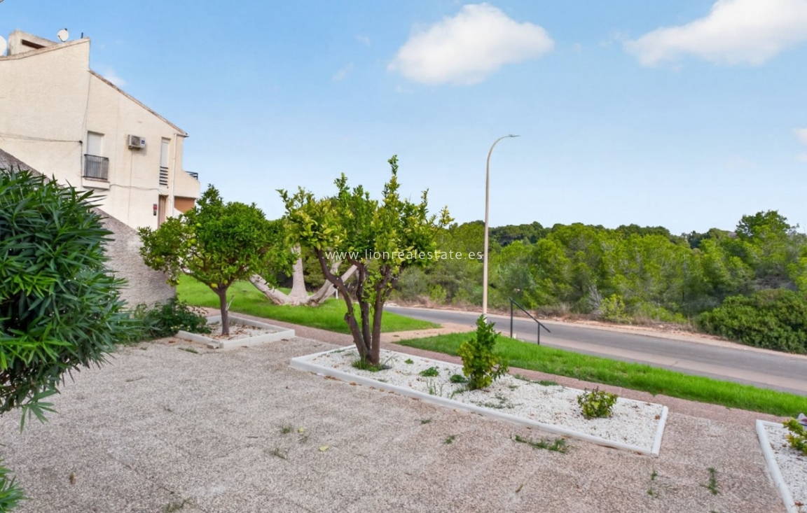Resale - Apartment / flat - Orihuela Costa - Villamartín
