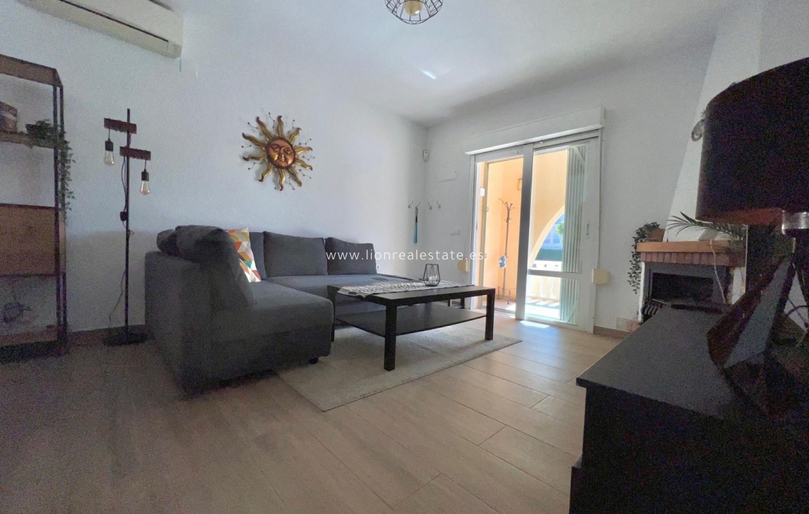 Resale - Apartment / flat - Orihuela Costa - Villamartín