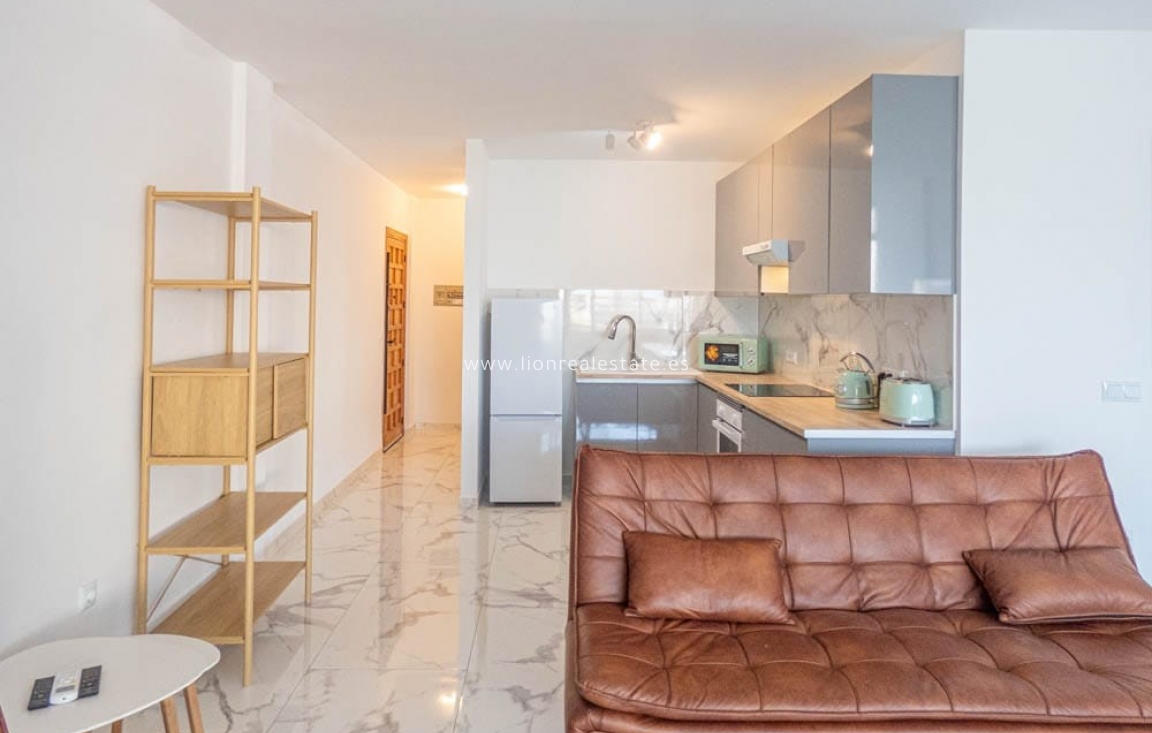 Resale - Apartment / flat - Orihuela Costa - Villamartín