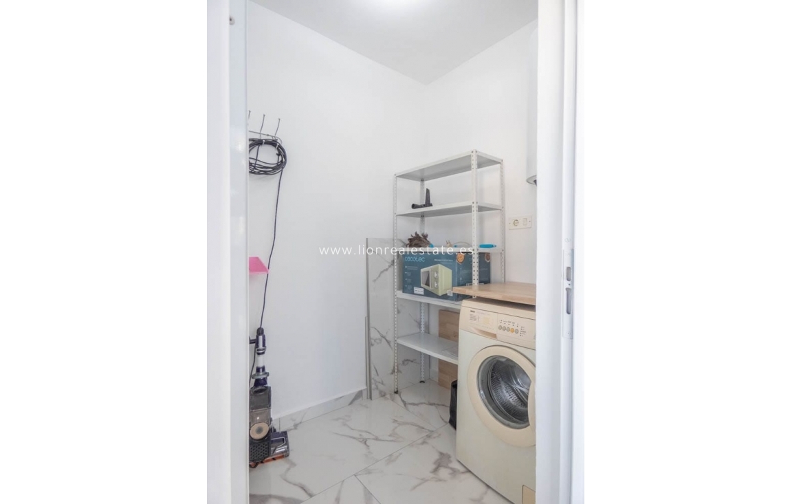 Resale - Apartment / flat - Orihuela Costa - Villamartín