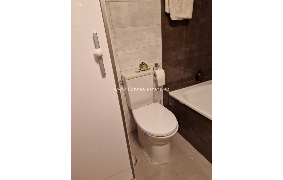 Resale - Apartment / flat - Orihuela Costa - Villamartín