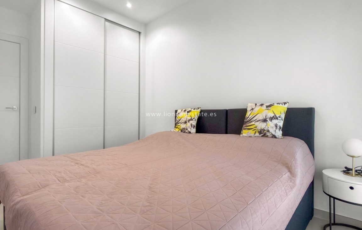 Resale - Apartment / flat - Pilar de la Horadada - Lo Romero Golf