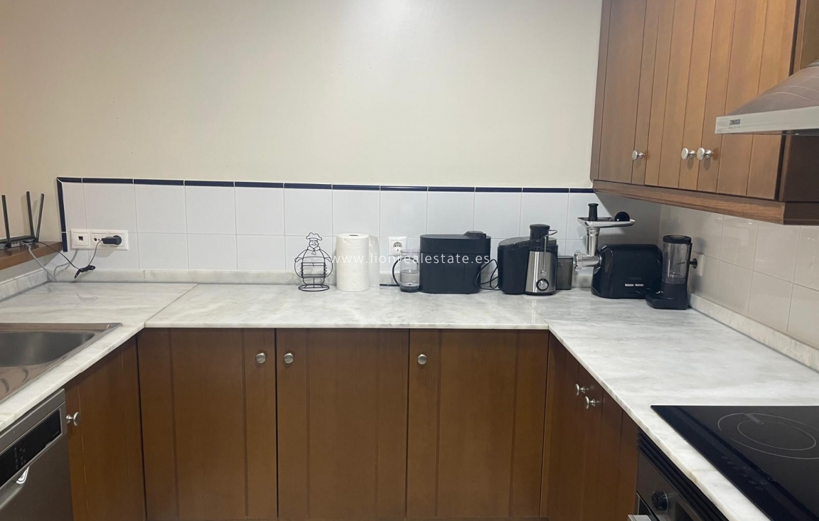 Resale - Apartment / flat - Punta Prima