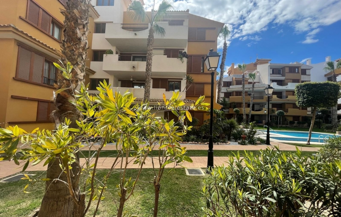 Resale - Apartment / flat - Punta Prima