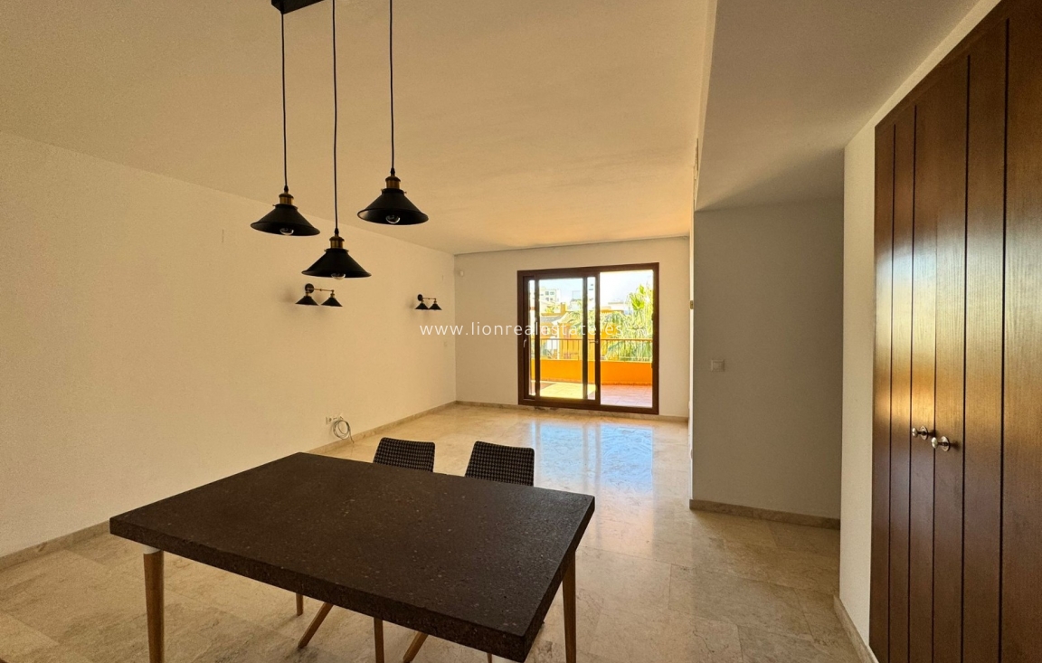 Resale - Apartment / flat - Punta Prima