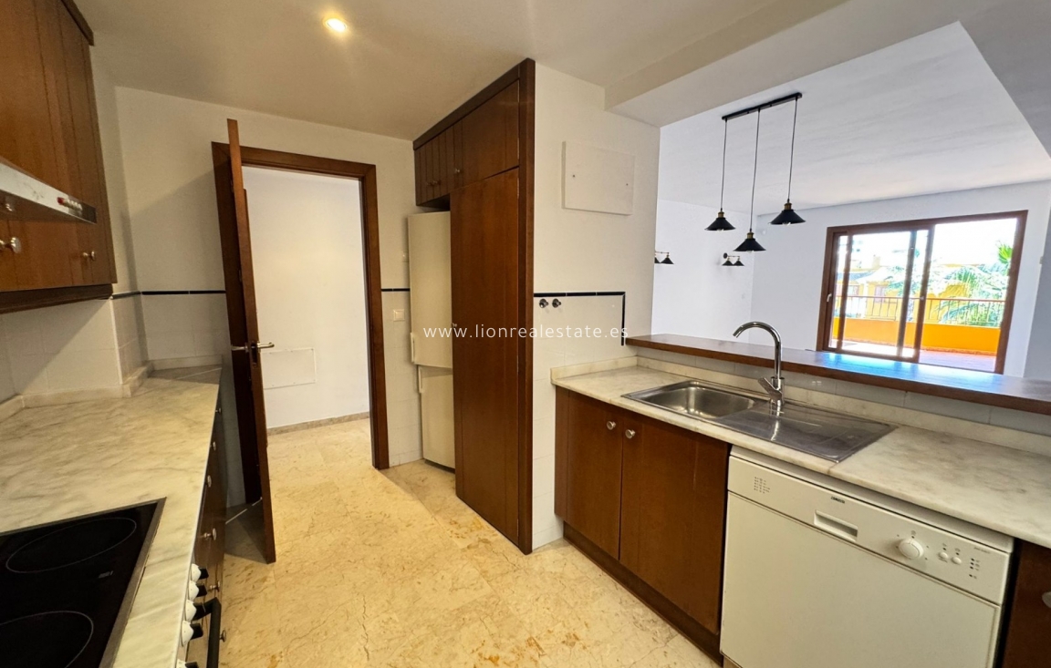 Resale - Apartment / flat - Punta Prima