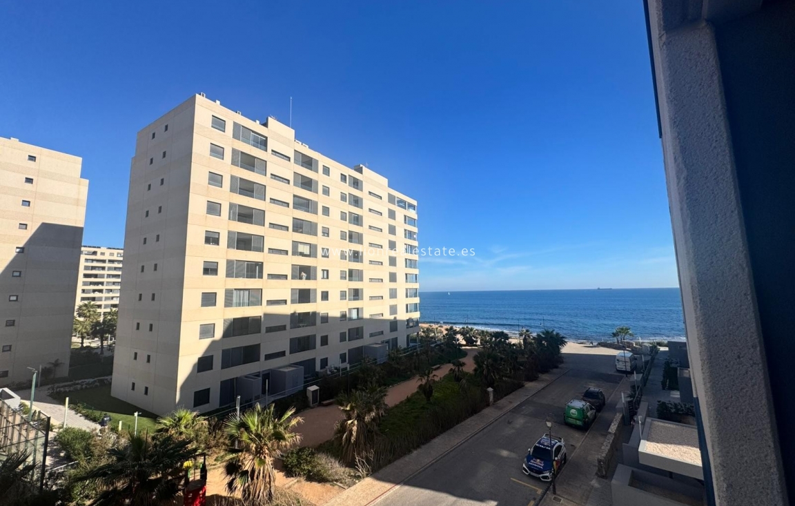 Resale - Apartment / flat - Punta Prima