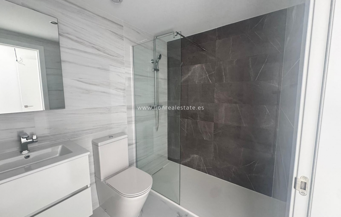 Resale - Apartment / flat - Punta Prima