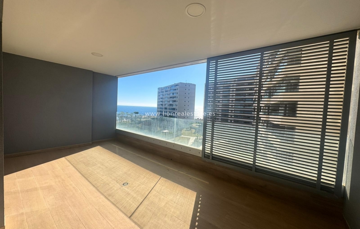 Resale - Apartment / flat - Punta Prima