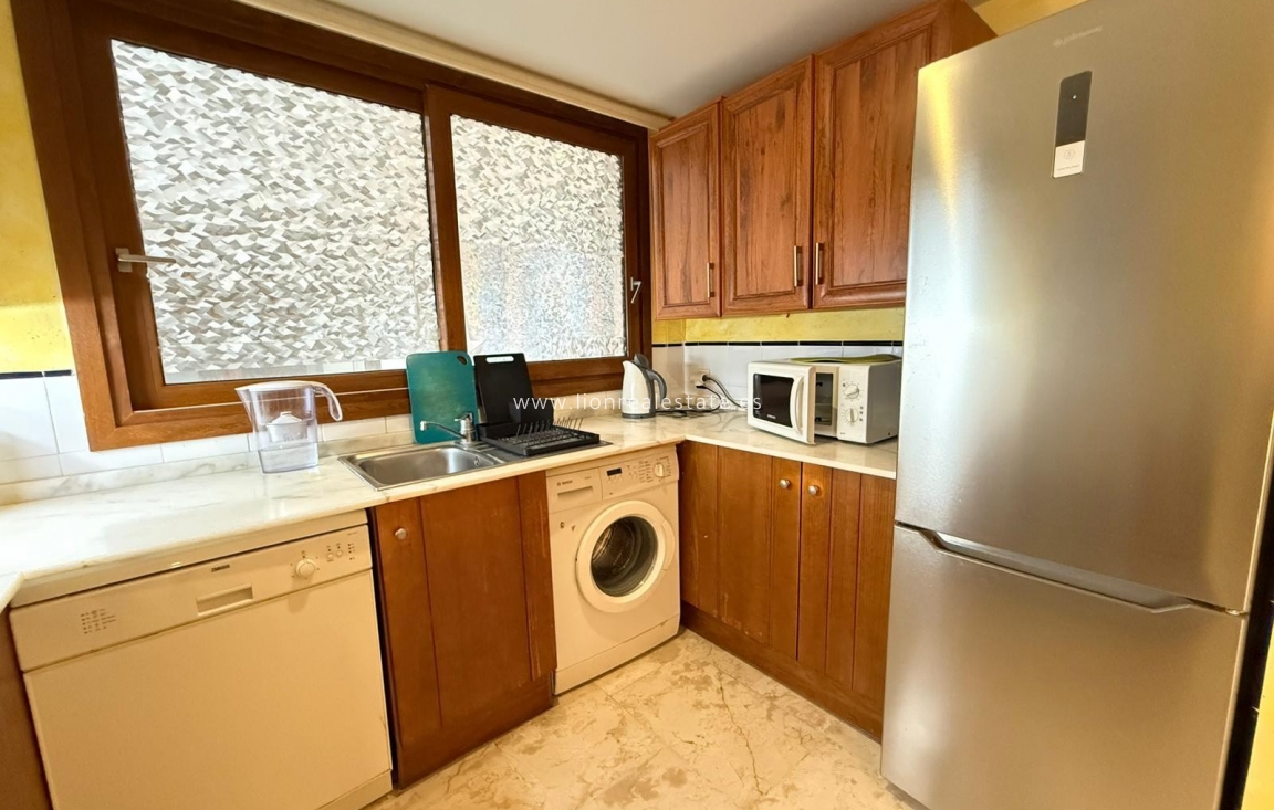 Resale - Apartment / flat - Punta Prima