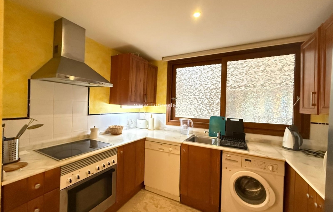 Resale - Apartment / flat - Punta Prima