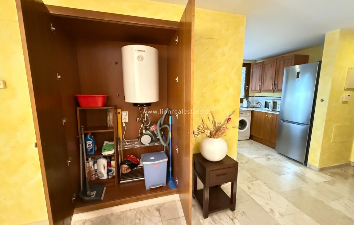 Resale - Apartment / flat - Punta Prima