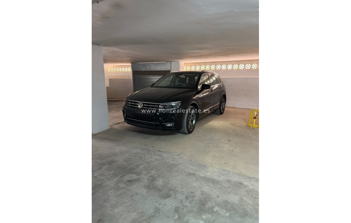 Resale - Apartment / flat - Punta Prima