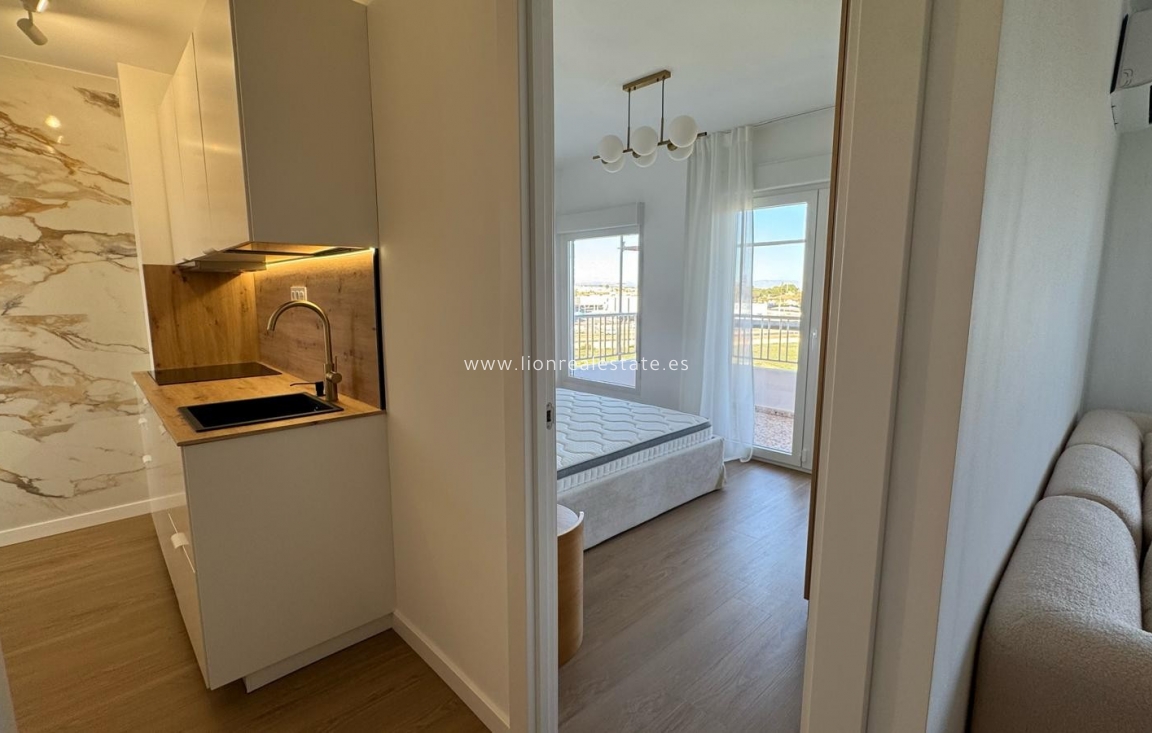 Resale - Apartment / flat - Punta Prima