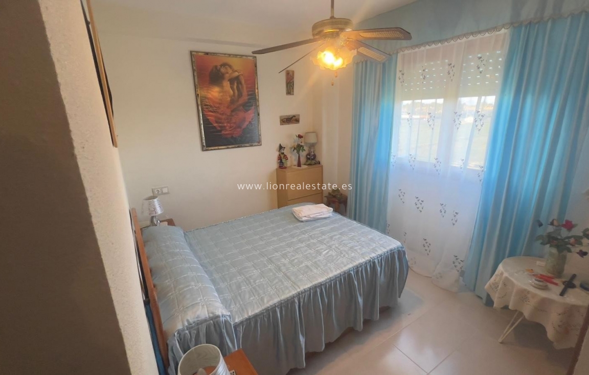 Resale - Apartment / flat - Punta Prima